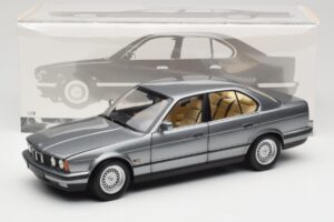 BMW 535i E34 Harmaa Metallic Minichamps 1:18 100024008 Metalli — kuva 8 / 8