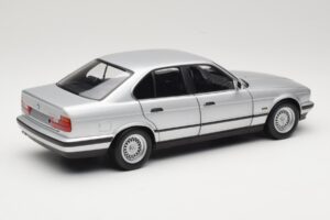 BMW 535i E34 Hopea Minichamps 1:18 100024005 Metalli — kuva 3 / 8