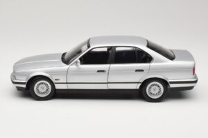 BMW 535i E34 Hopea Minichamps 1:18 100024005 Metalli — kuva 4 / 8