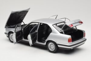 BMW 535i E34 Hopea Minichamps 1:18 100024005 Metalli — kuva 5 / 8