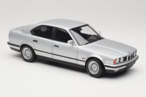BMW 535i E34 Hopea Minichamps 1:18 100024005 Metalli — kuva 6 / 8