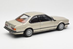 BMW 635 CSi E24 Bronzit Beige Metallic AUTOart 1:18 70523 Metalli — kuva 3 / 8