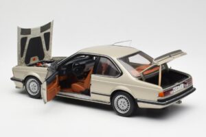BMW 635 CSi E24 Bronzit Beige Metallic AUTOart 1:18 70523 Metalli — kuva 5 / 8