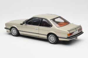 BMW 635 CSi E24 Bronzit Beige Metallic AUTOart 1:18 70523 Metalli — kuva 7 / 8