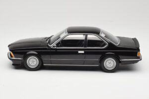 BMW 635 CSi E24 Black Metallic Minichamps 1:18 155028104 Metalli — kuva 3 / 6