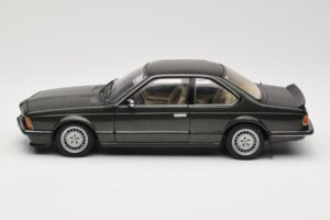 BMW 635 CSi E24 Malachit Green Metallic AUTOart 1:18 70522 Metalli — kuva 4 / 8