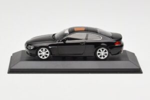BMW 645i E63 Musta Minichamps 1:43 80420393306 Metalli