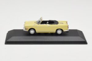 BMW 700 Avoauto Keltainen Minichamps 1:43 BMW002 Metalli