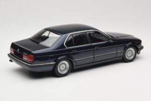 BMW 730i E32 Sininen Metallic Minichamps 1:18 100023006 Metalli — kuva 3 / 8