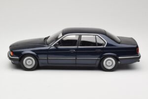 BMW 730i E32 Sininen Metallic Minichamps 1:18 100023006 Metalli — kuva 4 / 8