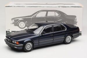 BMW 730i E32 Sininen Metallic Minichamps 1:18 100023006 Metalli — kuva 8 / 8