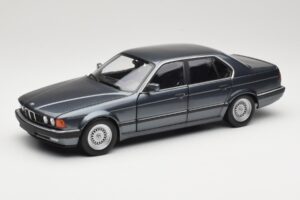 BMW 730i E32 Grey Metallic Minichamps 1:18 100023005 Metalli