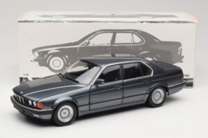 BMW 730i E32 Grey Metallic Minichamps 1:18 100023005 Metalli — kuva 8 / 8