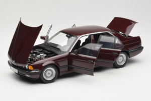 BMW 730i E32 Red Metallic Minichamps 1:18 100023001 Metalli — kuva 2 / 8