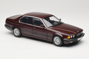 BMW 730i E32 Red Metallic Minichamps 1:18 100023001 Metalli — kuva 6 / 8