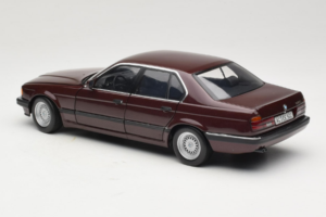 BMW 730i E32 Red Metallic Minichamps 1:18 100023001 Metalli — kuva 7 / 8