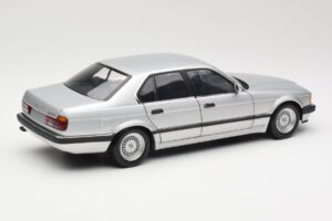 BMW 730i E32 Hopea Minichamps 1:18 100023000 Metalli — kuva 3 / 8