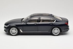 BMW 750Li F02 Imperial Blue Paragon 1:18 80432405586 Metalli — kuva 4 / 8