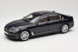 BMW 750Li F02 Imperial Blue Paragon 1:18 80432405586 Metalli