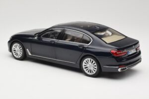 BMW 750Li F02 Imperial Blue Paragon 1:18 80432405586 Metalli — kuva 7 / 8