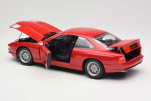 BMW 850Ci E31 Brilliant Red Revell 1:18 8827 Metalli — kuva 5 / 8