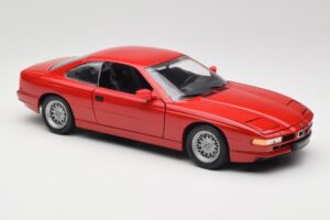 BMW 850Ci E31 Brilliant Red Revell 1:18 8827 Metalli — kuva 6 / 8