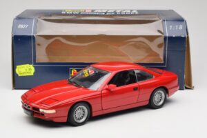 BMW 850Ci E31 Brilliant Red Revell 1:18 8827 Metalli — kuva 8 / 8