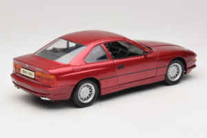 BMW 850i E31 Punainen Tchibo 1:18 36157 Metalli — kuva 3 / 8