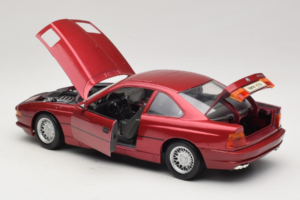 BMW 850i E31 Punainen Tchibo 1:18 36157 Metalli — kuva 5 / 8