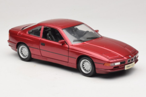 BMW 850i E31 Punainen Tchibo 1:18 36157 Metalli — kuva 6 / 8