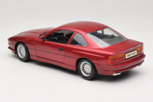 BMW 850i E31 Punainen Tchibo 1:18 36157 Metalli — kuva 7 / 8