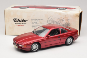 BMW 850i E31 Punainen Tchibo 1:18 36157 Metalli — kuva 8 / 8