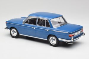 BMW 2000 Tilux E120 Caribe Sininen MCG 1:18 MCG18291 Metalli — kuva 5 / 6