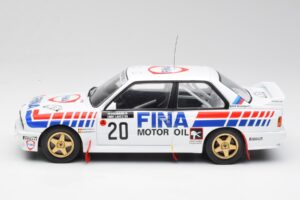 BMW E30 M3 #20 M. Duez / A. Lopes 1000 Lakes Rally 1989 IXO 1:18 18RMC132 Metalli — kuva 3 / 6