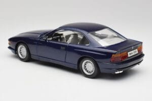 BMW E31 850i Mauritius Sininen Maisto 1:18 438813100299 Metalli — kuva 7 / 8