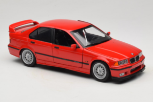 BMW 318is E36 Hellrot UT Models 1:18 180024302-R1 Metalli — kuva 6 / 8
