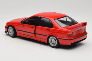 BMW 318is E36 Hellrot UT Models 1:18 180024302-R1 Metalli — kuva 7 / 8