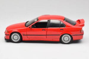 BMW 318is E36 Punainen UT Models 1:18 180024302 Metalli — kuva 4 / 8