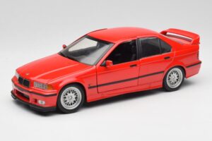 BMW 318is E36 Punainen UT Models 1:18 180024302 Metalli