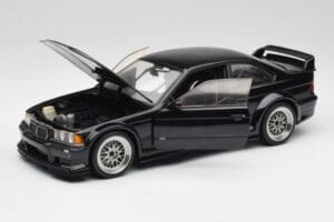 BMW E36 M3 GTR Street Cosmos Musta UT Models 1:18 20481 Metalli — kuva 2 / 8