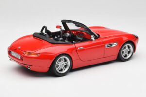 BMW Z8 E52 Roadster Kirkkaan Punainen Bburago 1:18 12032 Metalli — kuva 3 / 8
