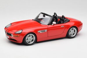 BMW Z8 E52 Roadster Kirkkaan Punainen Bburago 1:18 12032 Metalli