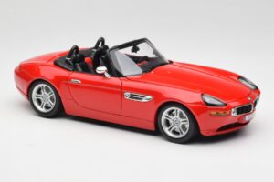 BMW Z8 E52 Roadster Kirkkaan Punainen Bburago 1:18 12032 Metalli — kuva 6 / 8