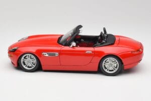 BMW Z8 E52 Punainen Bburago 1:18 Z8001 Metalli — kuva 4 / 8