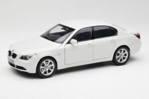 BMW E60 545i Alpine Valkoinen Kyosho 1:18 08591W Metalli