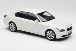 BMW E60 545i Alpine Valkoinen Kyosho 1:18 08591W Metalli — kuva 6 / 8