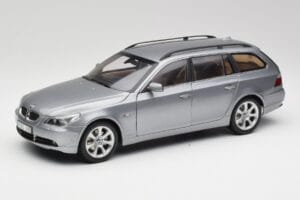 BMW 545i E61 Touring Vaaleanharmaa Kyosho 1:18 80430308414 Metalli