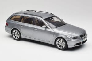 BMW 545i E61 Touring Vaaleanharmaa Kyosho 1:18 80430308414 Metalli — kuva 6 / 8