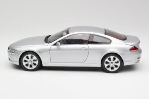 BMW 645Ci E63 Hopea Kyosho 1:18 80430153285 Metalli — kuva 4 / 8