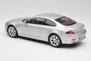BMW 645Ci E63 Hopea Kyosho 1:18 80430153285 Metalli — kuva 7 / 8